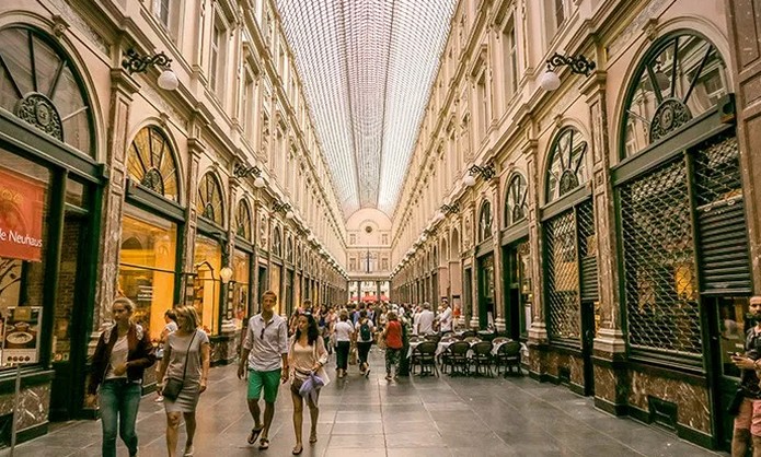 Top 10 Famous Shopping Streets In Italy 