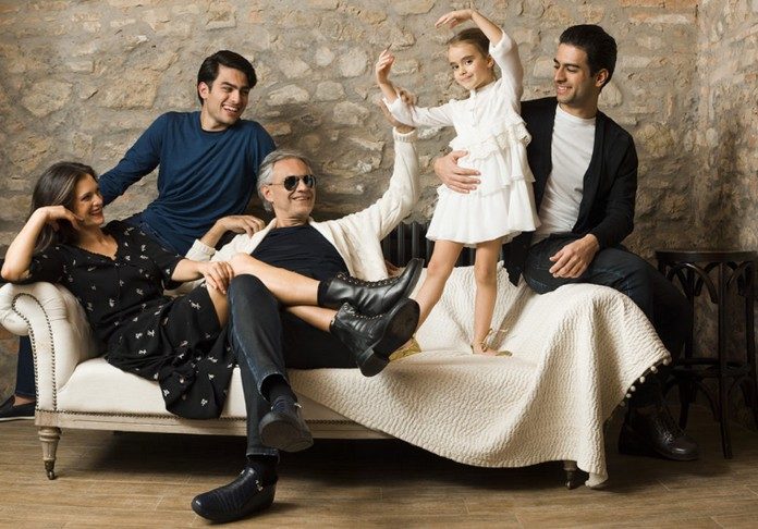 Amos Bocelli Family / Encuentra fotos de stock perfectas e imágenes ...